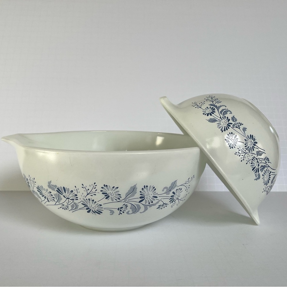 Pyrex Vintage Colonial Mist Cinderella Mixing Bowls